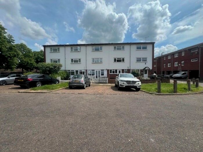 4 Bedroom Town House To Rent In Read Court, Waltham Abbey, EN9