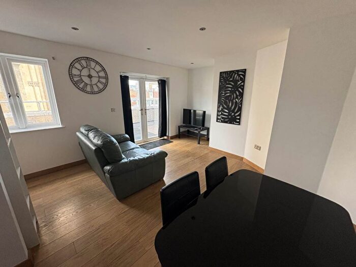 2 Bedroom Flat To Rent In Bradley House, St Stephens Avenue, Bristol, BS1
