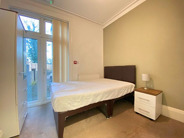 7 Bedroom Property To Rent In London Road, Strood, Kent, ME2