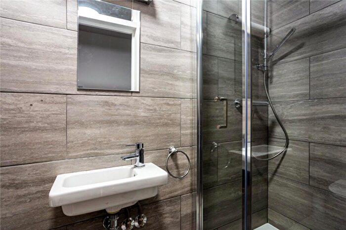 2 Bedroom Apartment To Rent In City Road, Winchester, Hampshire, SO23