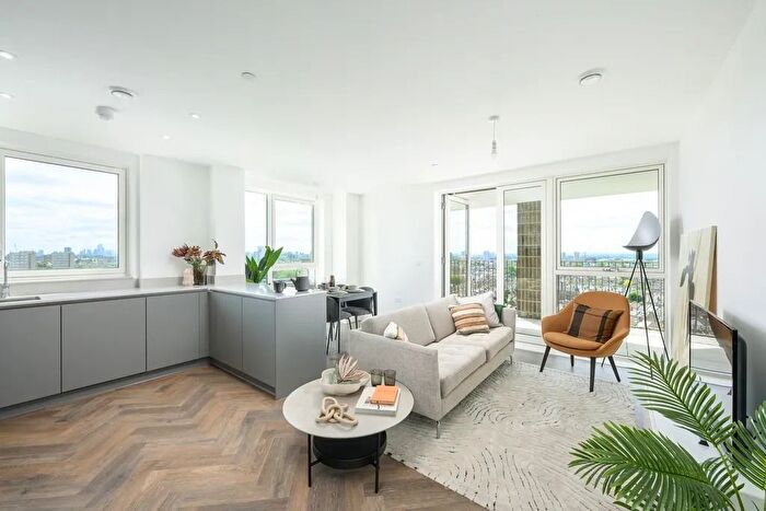 2 Bedroom Flat To Rent In Cambridge Road, London, SW20