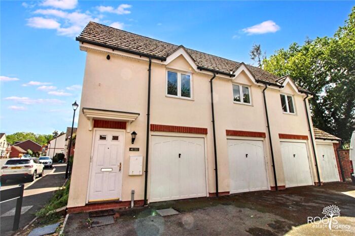 2 Bedroom Detached House For Sale In Mandarin Drive, Newbury, West Berkshire, RG14