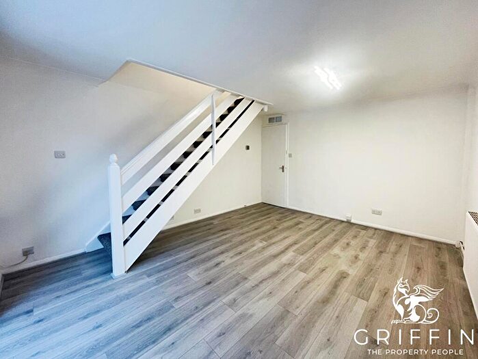 2 Bedroom End Of Terrace House To Rent In Florence Close, Grays, RM20