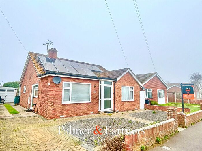 2 Bedroom Bungalow For Sale In Madeira Road, Holland-On-Sea, Clacton-On-Sea, Essex, CO15