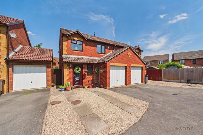 3 Bedroom Semi-Detached House For Sale In Torrance Close, Branston, Burton-On-Trent, DE14