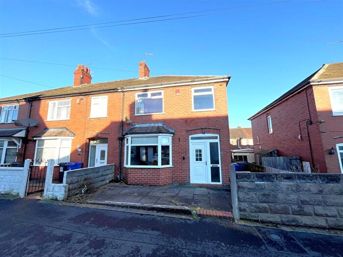 3 Bedroom End Of Terrace House For Sale In Cobden Street, Wolstanton, Newcastle, ST5