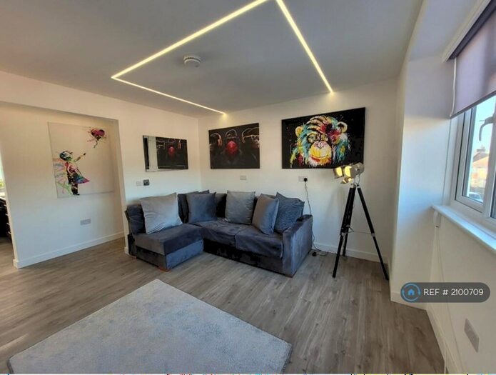 2 Bedroom Flat To Rent In Sheridan Terrace, Hove, BN3