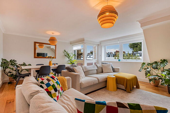 3 Bedroom Flat For Sale In Gloucester Avenue, NW1