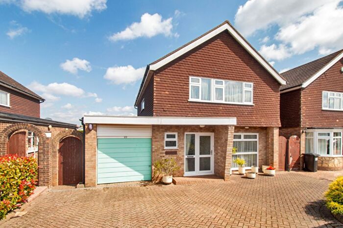 4 Bedroom Country House To Rent In Fairby Lane, Hartley, Longfield, Kent, DA3