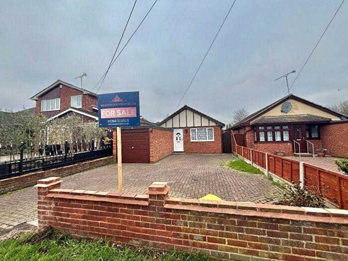 2 Bedroom Bungalow For Sale In New Road, Canvey Island, SS8