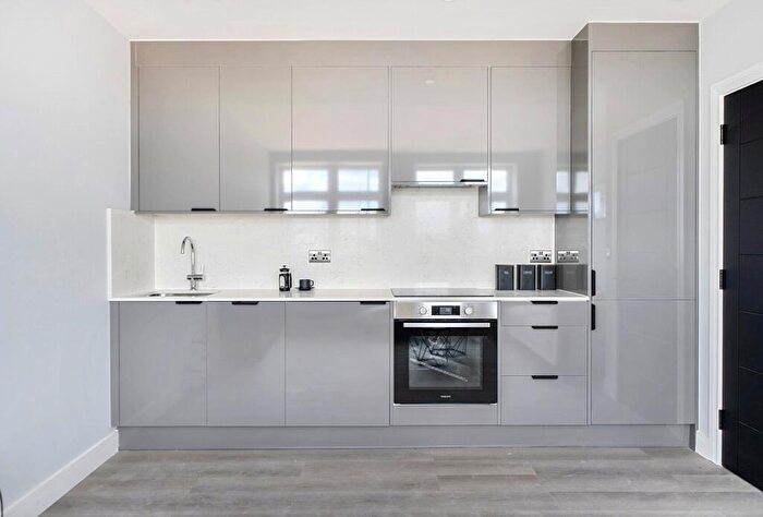 1 Bedroom Apartment For Sale In London Road, Cheam, Sutton, SM3