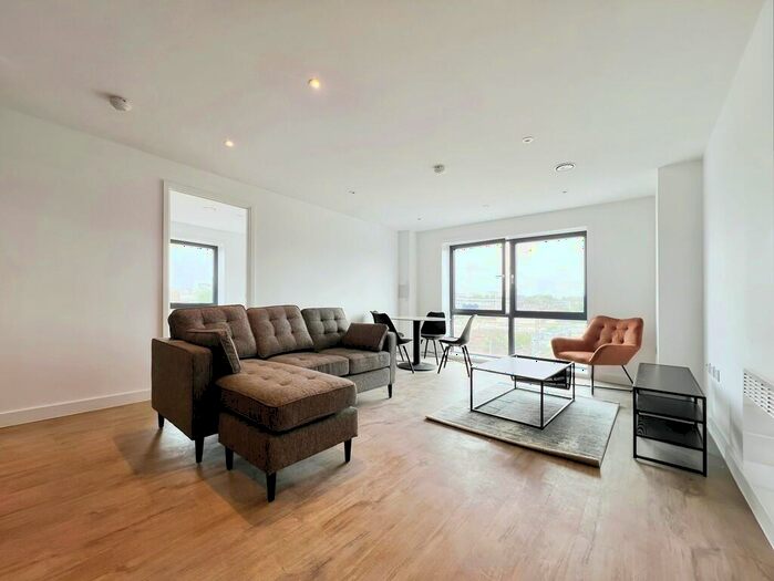 2 Bedroom Apartment To Rent In Phoenix, Saxton Lane, LS9
