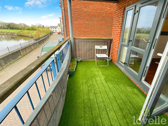 2 Bedroom Flat To Rent In The Wharf, Morton, DN21