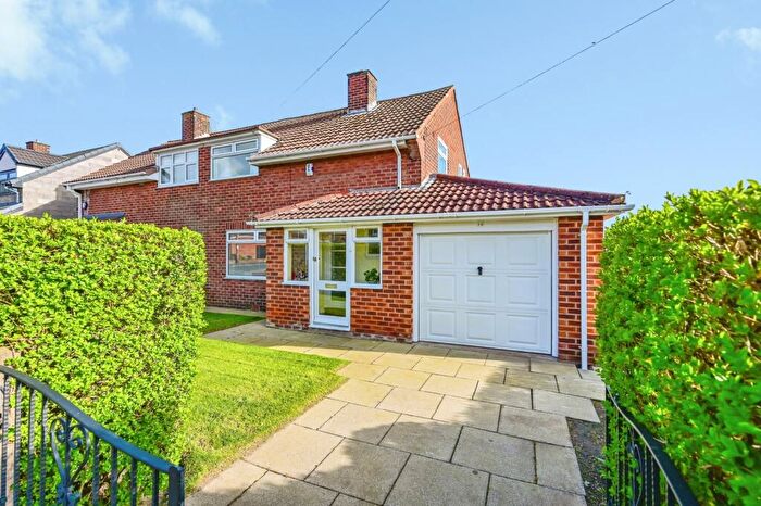 3 Bedroom Semi-Detached House For Sale In Byron Road, Lydiate, Liverpool, Merseyside, L31