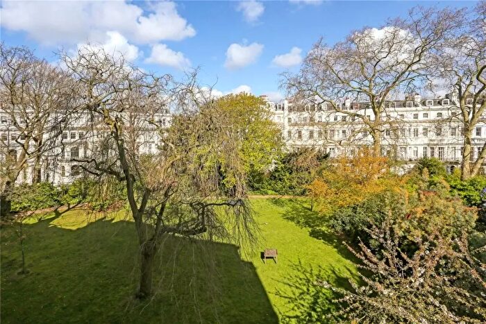 3 Bedroom Flat To Rent In Kensington Park Road, London, W11