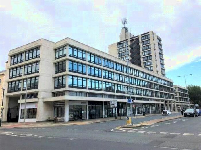 1 Bedroom Flat To Rent In Apartments North, Bond Street, Hull, East Riding Of Yorkshire, HU1