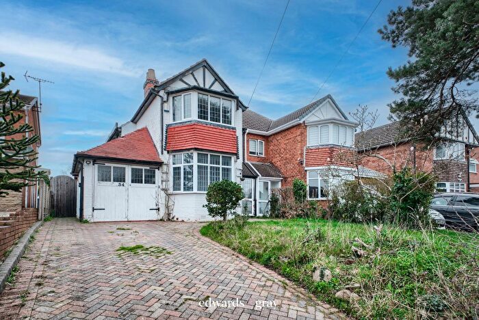 3 Bedroom Semi Detached House For Sale In Gainsborough Road, Great Barr, B42