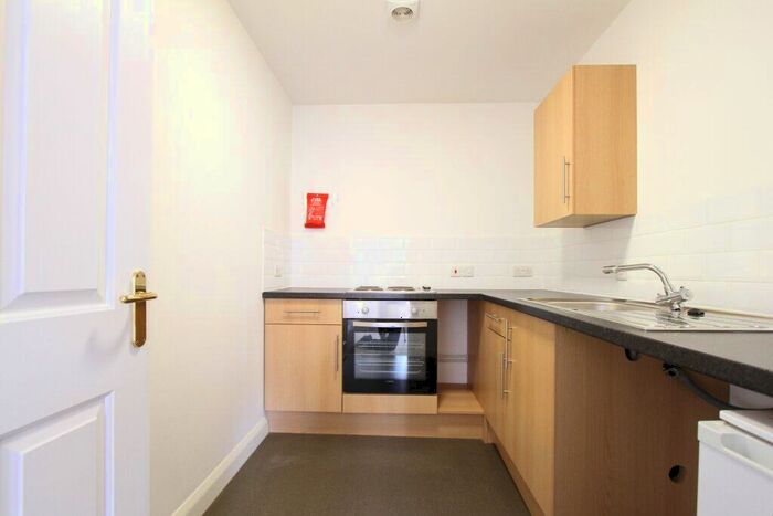 1 Bedroom Apartment To Rent In High Street, Banbury, Oxon, OX16
