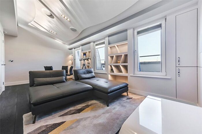 2 Bedroom Flat To Rent In Lexham Gardens, London, W8