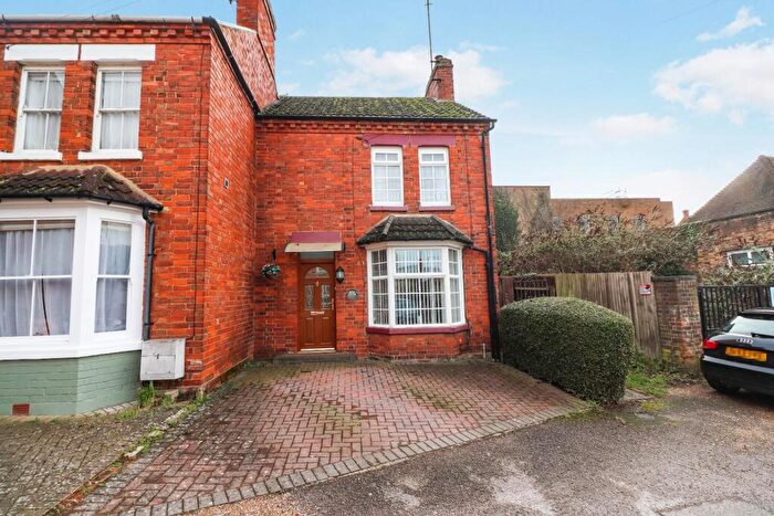 2 Bedroom End Of Terrace House For Sale In East Grove, Rushden, NN10