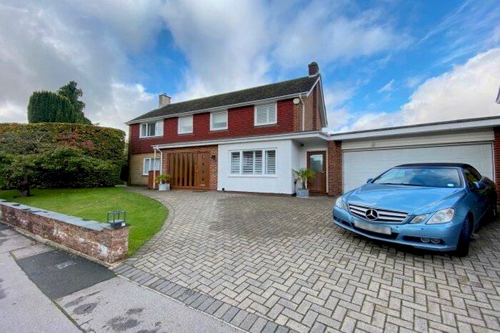 4 Bedroom Property To Rent In Orlestone Gardens, Orpington, BR6