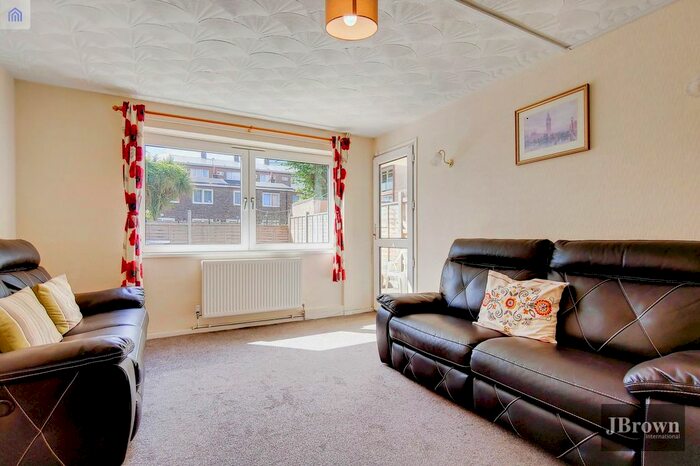 4 Bedroom Terraced House To Rent In Woodall Close, London, E14