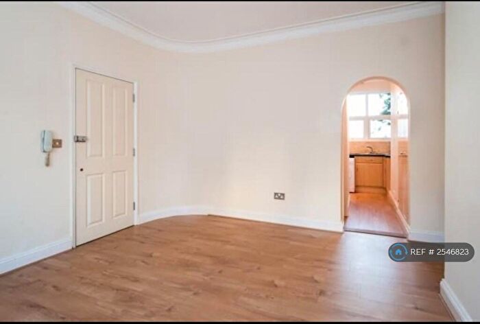 Studio To Rent In London Road, Rochester, ME2