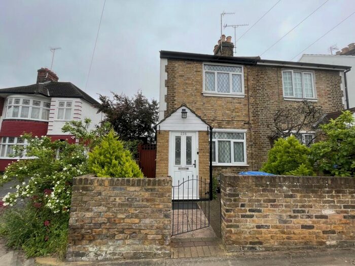 2 Bedroom Flat To Rent In Chase Road, Southgate, N14