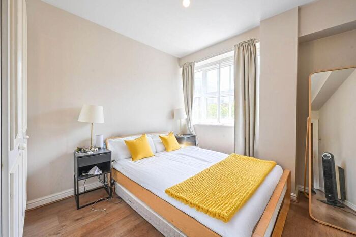 1 Bedroom Flat To Rent In Cartwright Street, Wapping, London, E1