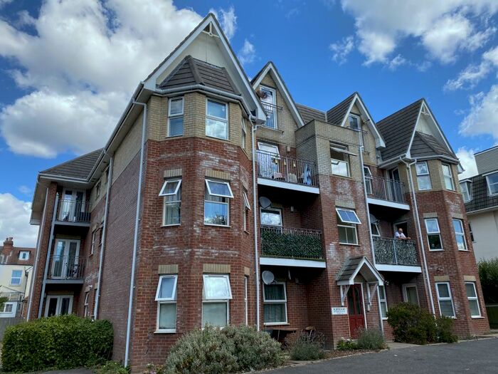 2 Bedroom Apartment To Rent In Florence Road, Bournemouth, BH5