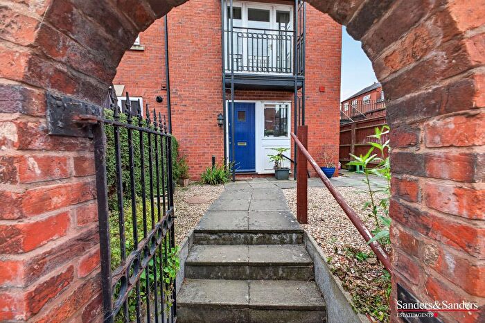3 Bedroom Terraced House For Sale In Stratford Road, Alcester, B49
