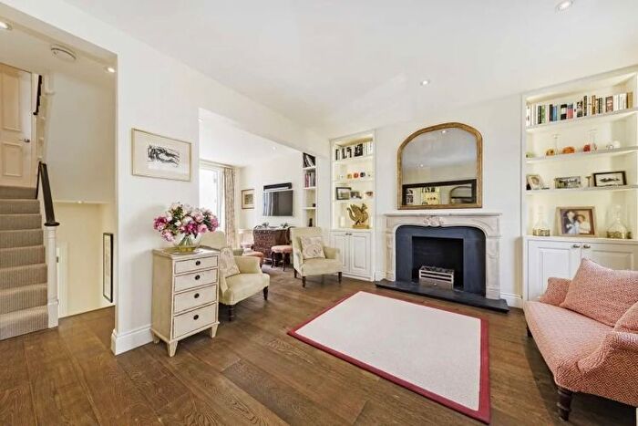 4 Bedroom Flat To Rent In Hasker Street, Chelsea, SW3