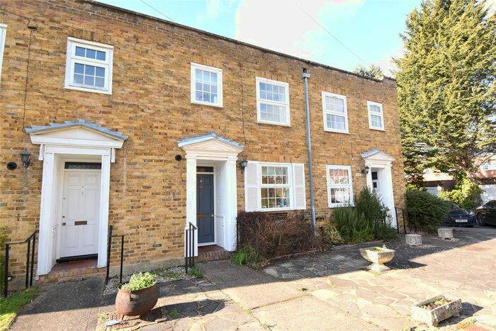 3 Bedroom Terraced House To Rent In Lantern Walk, Maidenhead, Berkshire SL6