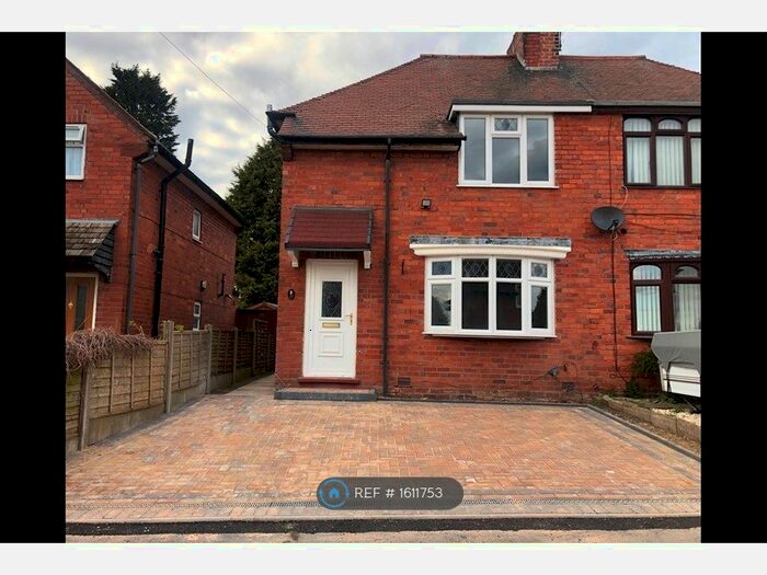 3 Bedroom Semi-Detached House To Rent In Farm Road, Brierley Hill, DY5