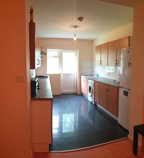 6 Bedroom Semi-Detached House To Rent In Shireoak Road, Manchester, M20