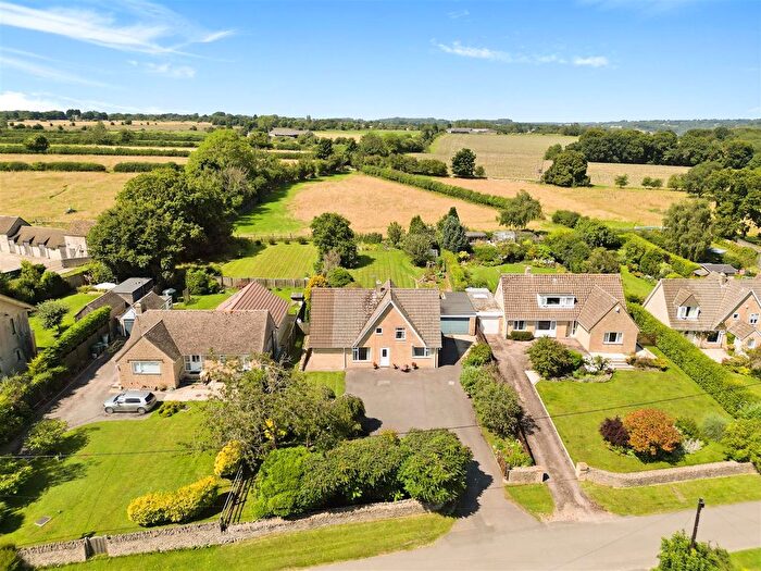 4 Bedroom Detached House For Sale In Far Oakridge, Stroud, GL6