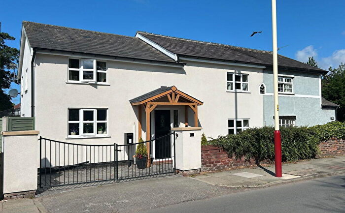 4 Bedroom Semi-Detached House For Sale In Rufford Road, Crossens, Southport, PR9