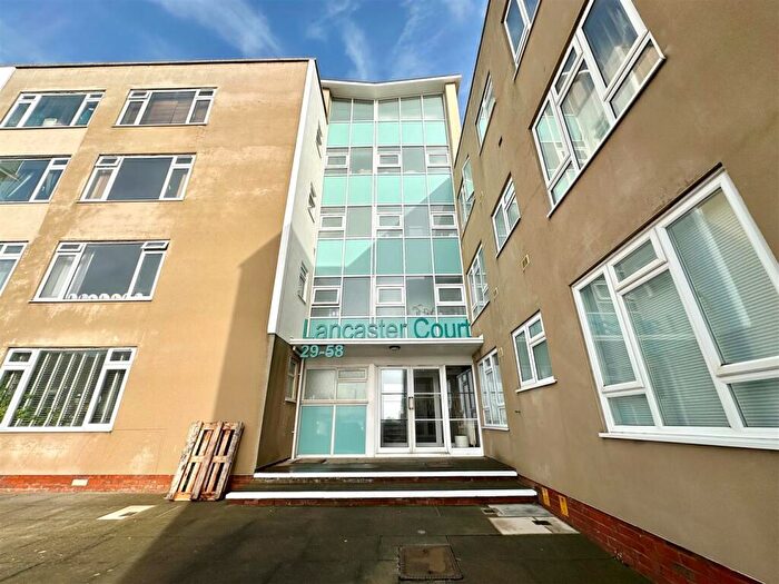 Studio To Rent In Lancaster Court, Hove, BN3