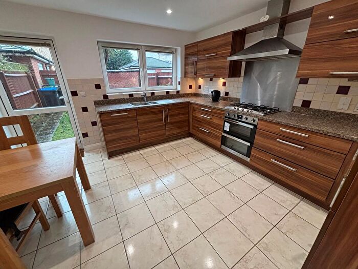 4 Bedroom Property To Rent In Kempton Drive, Warwick, CV34