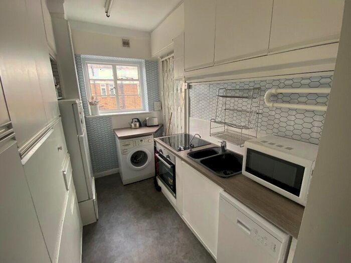 2 Bedroom Flat To Rent In Shoot Up Hill, London, NW2