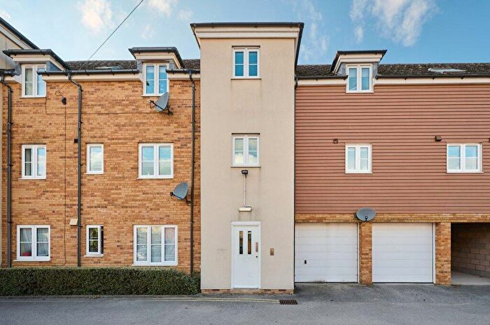 2 Bedroom Apartment To Rent In Lawford Bridge Close, Rugby, CV21