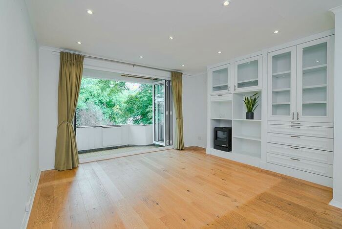 2 Bedroom Flat To Rent In The Hermitage, SW13
