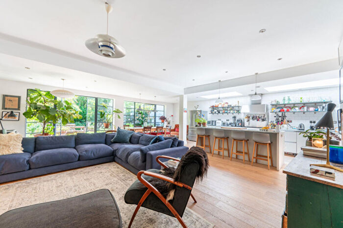 5 Bedroom House For Sale In Chelmsford Square, Kensal Rise, London, NW10