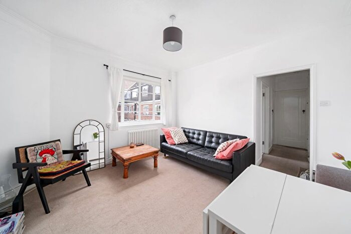 1 Bedroom Flat To Rent In Sutton Court Road, Turnham Green, Chiswick, W4