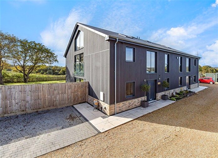 5 Bedroom Semi-Detached House For Sale In Oxbridge Close, Binfield, Newport, Isle Of Wight, PO30