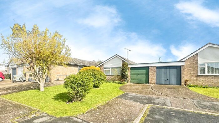 2 Bedroom Bungalow For Sale In Beacon Close, Brightlingsea, CO7