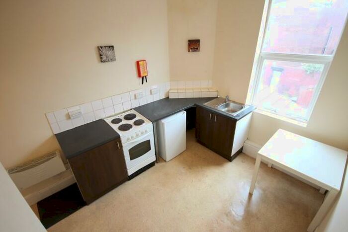 1 Bedroom Flat To Rent In Armley Ridge Road, Armley, Leeds, LS12