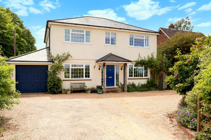 4 Bedroom Detached House To Rent In Wield Road, Medstead, Alton GU34