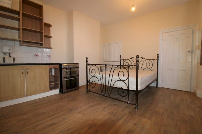 Studio To Rent In Melville Road, London E17