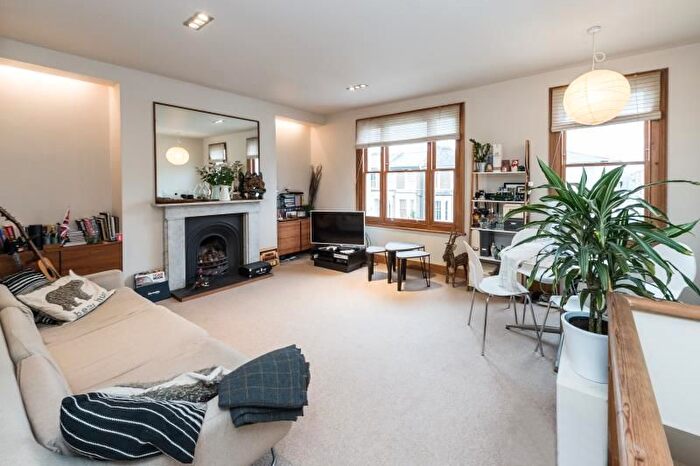 1 Bedroom Flat To Rent In Stowe Road, Shepherds Bush, W12